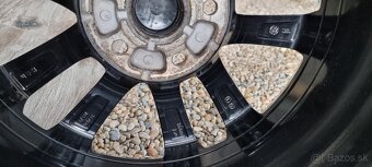 Predám Orginal VW SINGAPORE elektrony 5X112 R17 letné 225/45 - 12
