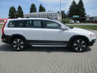 VOLVO XC70 2,4D 120KW CROSSCOUNTRY AWD GPS XENON 2013 - 12