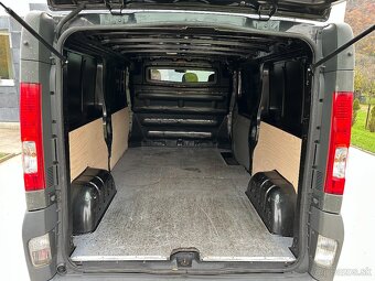 Renault Trafic 2.0DCi 3-miestny Long r.v 2013 - 12