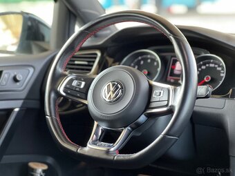 Volkswagen Golf GTI - 12