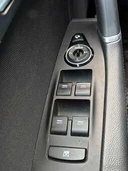 HYUNDAI i40 CW - 12
