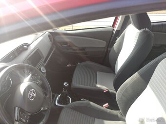 Predám Toyotu Yaris 1,5l rok výroby 9/2020 - 12