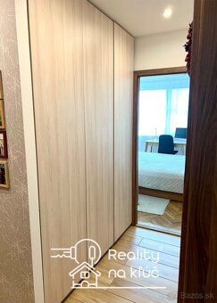 Na predaj zrekonštruovaný 3-izbový byt na Nábrežnej ul. v NZ - 12