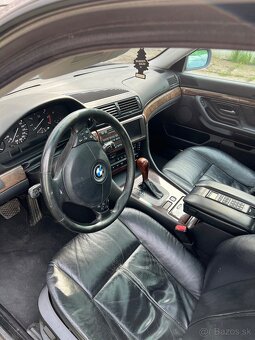 BMW E38 735i - 12