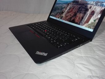 Lenovo. i5-7200U. RAM 8 GB DDR4. 1 000 GB.14“ Full HD. - 12