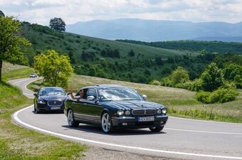 Jaguár XJ - 12