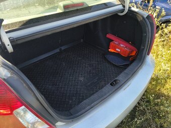 Hyundai Accent CRDI 16V - 12