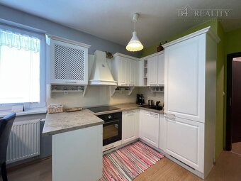 Slnečný 2 izbový byt 64 m2 + 5 m2 balkón, parkovacie státie, - 12