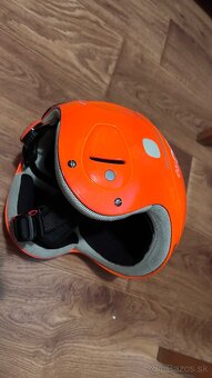 REZERVOVANÉ Detské lyže, 80cm, lyžiarky 17,5 a prilba - 12