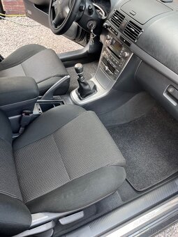 Toyota Avensis combi 2.2 D4D, r. v. 2007, 110kW - 12