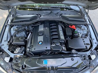 BMW E61 523i lci - 12