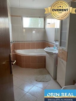 Čarovný útulný domček s vinicou v Modre časti Kráľová 962m2 - 12