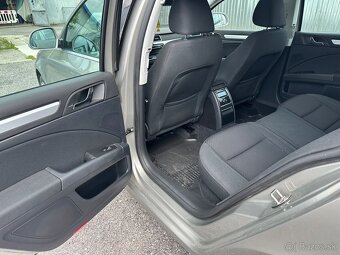 Škoda Superb Combi 2.0 TDi 125kW 170PS DSG 10/2014 - 12