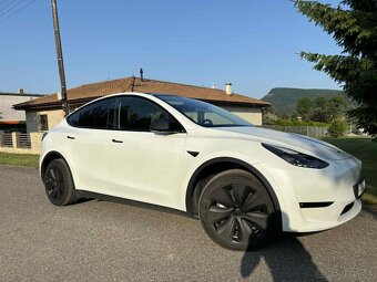 Tesla Model Y SUV 378kw Long Range, dual motor 4x4, 2022/08 - 12