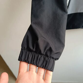 Lacoste Sport čierna športová bunda ľahká vetrovka M - 12