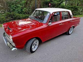 Predám FORD CORTINA - 12
