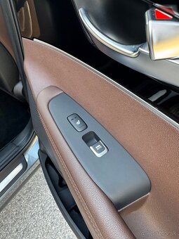 Predám Kia Sorento 2.2 2017 Platinum - 12