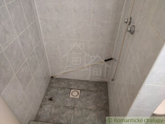 Staršia chalupa s hospodárskymi budovami na pozemku 1550 m - 12