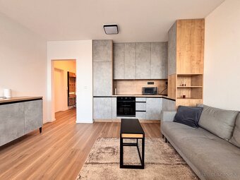 TREEF / 2-izbový byt, loggia, parkovanie / OPOJ - 12