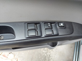 Mitsubishi L200 2,5DiD 100kw - 12