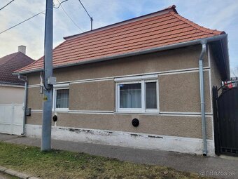Ponúkame na predaj rodinný dom v Štúrove - 12