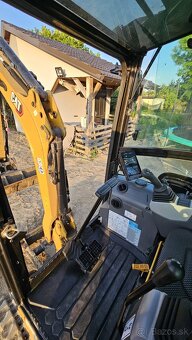 Minibáger Caterpillar CAT 301.6 - 12