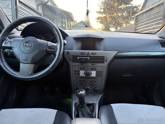 Opel Astra Combi - 12