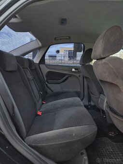 Ford Focus 1.6 benzín - 12