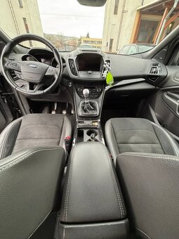 Ford Kuga ST Line - 12