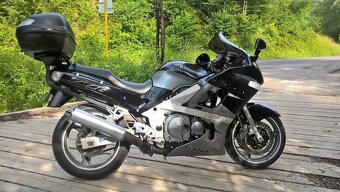 Kawasaki ZZR -600 - 12