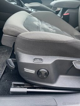 Volkswagen Golf VII 2.0 TDI DSG – r. 2017, po servise, full - 12