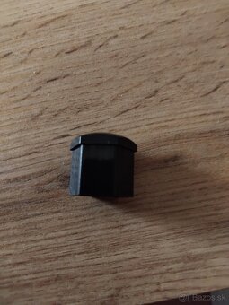 Ozdobné krytky brzdových strmenou a šrobov - 12