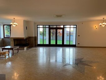 LUKRATÍVNY A VÝNIMOČNÝ PRIESTOR NA PRENÁJOM, Šamorín - 12