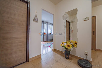 SKVELÁ PRÍLEŽITOSŤ Na predaj krásny 3i byt so záhradkou. - 12