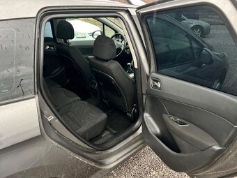 Peugeot 308sw 1.6i - 12