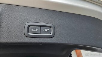 Volvo XC40 D4 R-Design AWD A/T 190 PS harman/kardon - 12