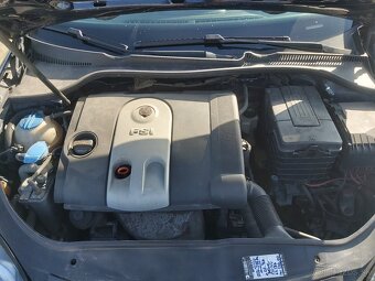 Volkswagen Golf 1.6 FSI Comfortline - 12