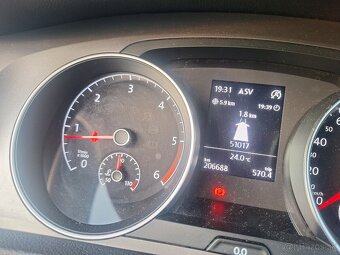VW GOLF VII  1,6 TDI 81KW ROK 2016 - 12
