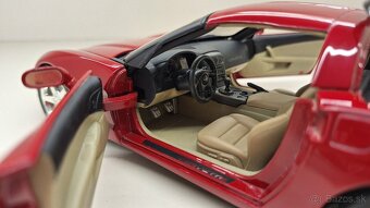 1:18 CHEVROLET CORVETTE C6 - 12