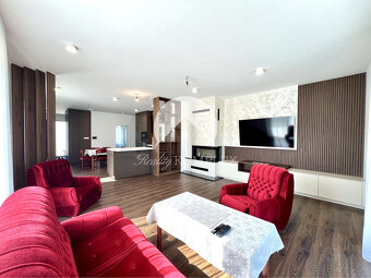 Reality KOMPLEX s.r.o. ponúka na PRENÁJOM exkluzívny rodinný - 12