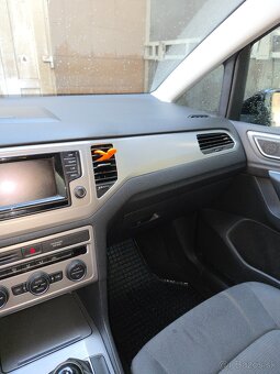 Wolkswagen Golf Sportvan - 12