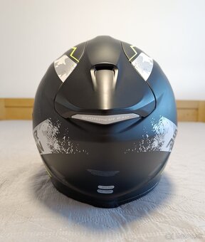 Predám 2 prilby na cestnú motorku: - 12