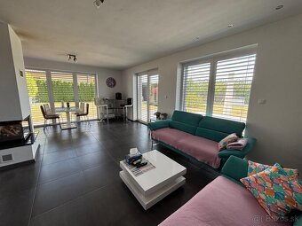 5 izbový rodinný dom s pozemkom 889 m² v obci Soblahov - 12