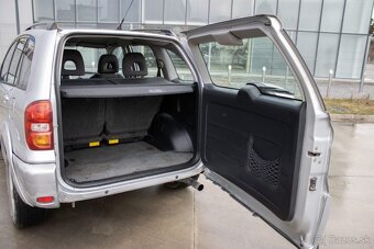 Toyota RAV4 2.0 D-4D - 12