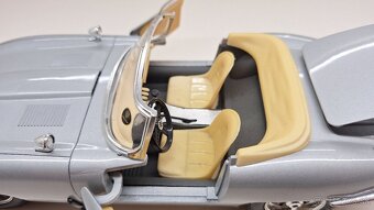 1:18 JAGUAR E CABRIO , s - 12