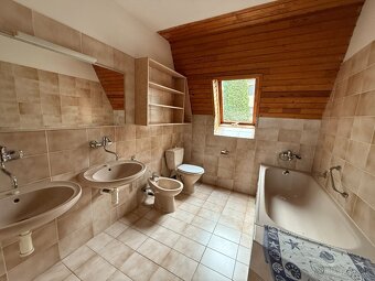 Dvojpodlažný dom vhodný na sídlo firmy, Staré Mesto - 12