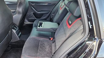 Škoda Octavia Combi 2.0 TDI RS DSG 4x4 - 12