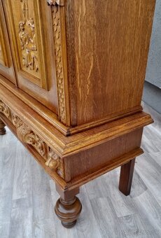 Skriňa – komoda v renesančnom štýle. - 12