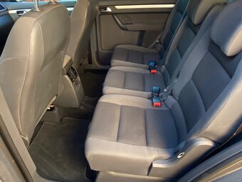 Volkswagen Touran 1.6 TDI 66kw - 12