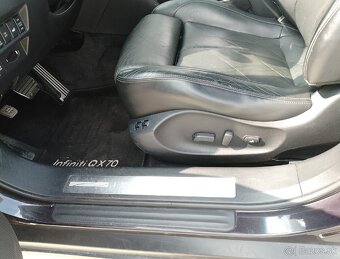 Infiniti QX70S - 12